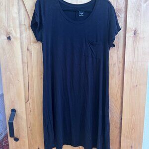 Simple, Comfy Marker & Spruce solid black shift dress, XL